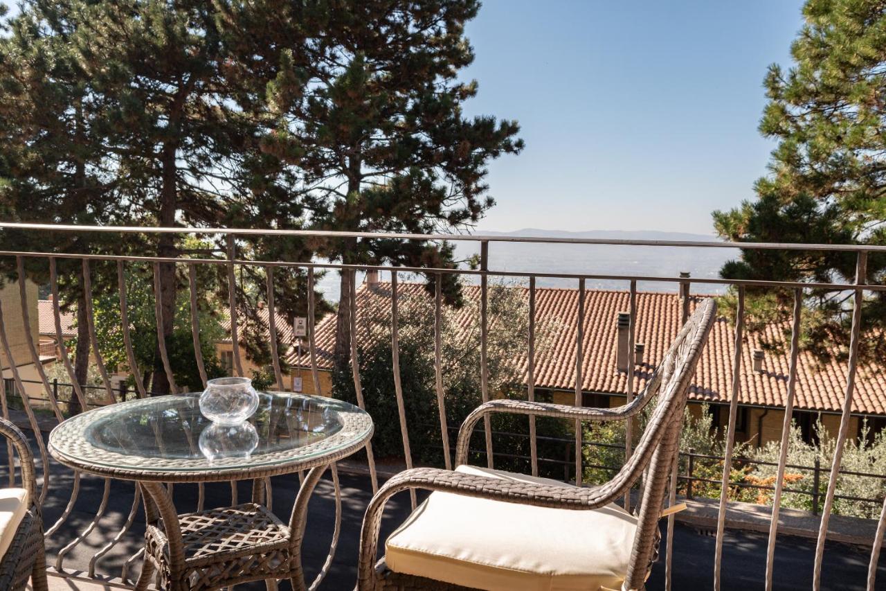 La Pineta Assisi Villa Exterior photo